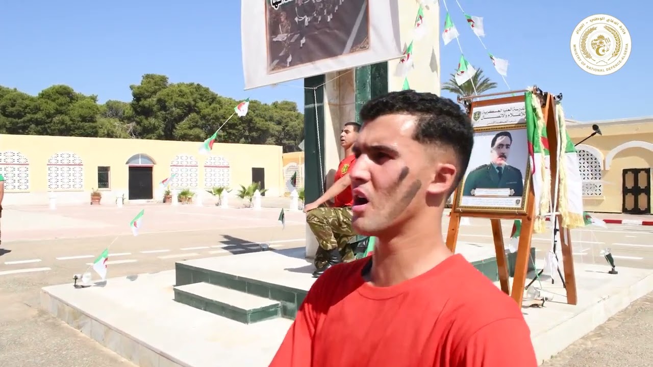 اللواء مدير الإعلام والاتصال يشرف على حفل تخرج الدفعات بالمدرسة العليا العسكرية للإعلام والاتصال