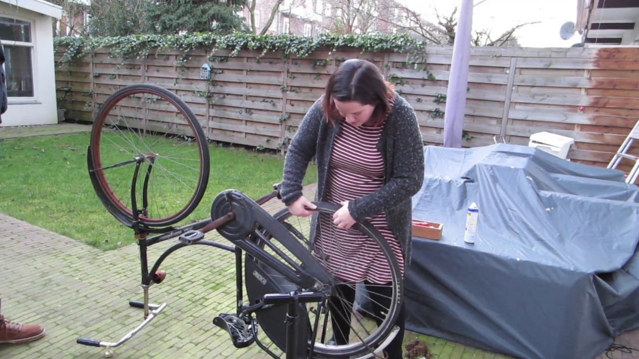 How to fix a flat bike tire 🚲🤓 sort of...