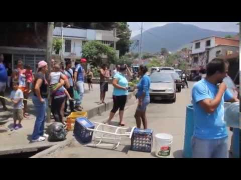 Habitantes de Zamora cerraron la vía por falta de agua