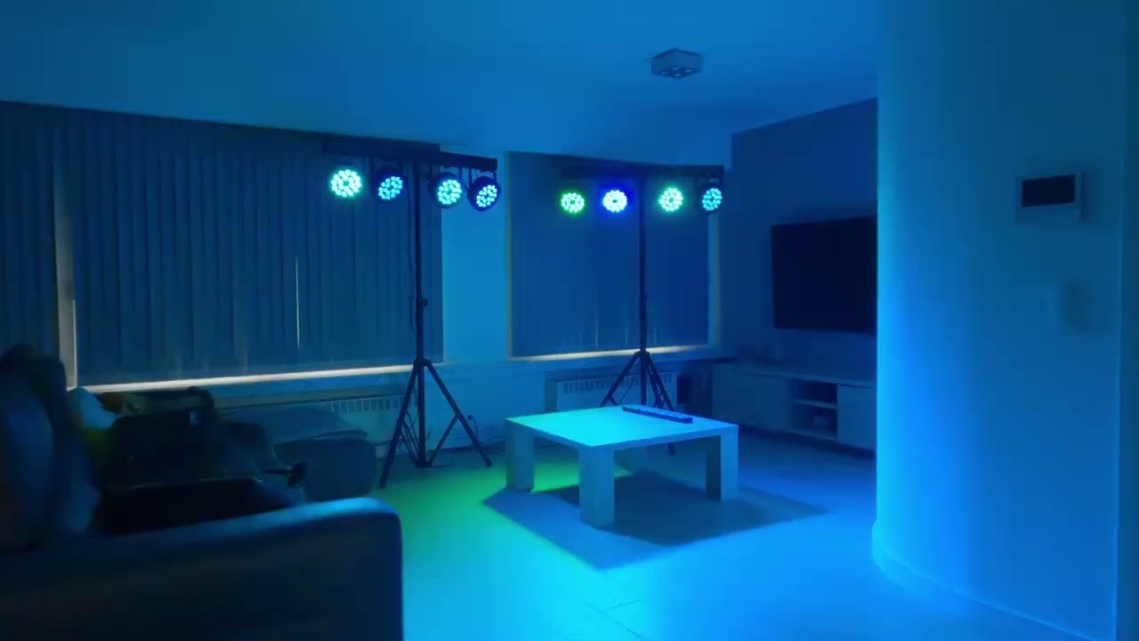 8 x 18w RGBW A UV led parren met wolfmix aangestuurd