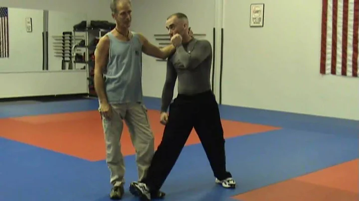 Guru Ken Pannell teaching Sapu Luar
