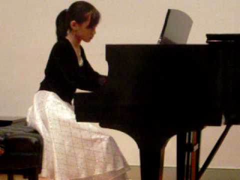 Jennifer Plays Chopin Fantaisie-Improm...  op.66!