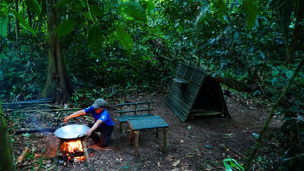 Solo Bushcaft: Build bushcafts camp and tables using simple knots skill ...