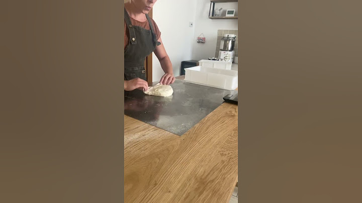 Staglio e pirlatura dei panetti #farina #pizza #pizzachef #panificazione #pizzanapoletana