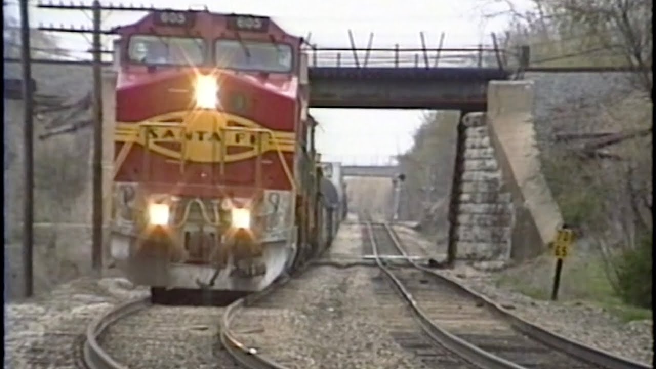 1995_04_24 ATSF BN AMTK Galesburg IL SP Tunnel Motors