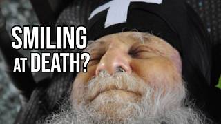 The Real Reason You Fear Death (And How to Actually Stop) | Fr. Athanasios Mytilinaios
In this recording, Archimandrite Athanasios Mytilinaios (1927–2006) answers a fundamental question: How can we overcome our fear of death? He explains why ancient philosophy was born from mans fear of mortality, highlights the historic paradox of Marcus Aurelius persecuting Christians, and reveals how Christ’s Descent into Hades transformed the afterlife and freed believers from the fear of the grave.
Romanian translation by Elena Dinu
Audio source: “Answers to questions, no. 6 (in Greek), October 20th, 1985: https://arnion.gr/index.php/diafora-uemata/pantiseis-pori-n-katixitiko
This video has English and Romanian subtitles. Press the CC button to switch them on or off.
Read the full English transcript of this video on our website: https://otelders.org/questions-and-answers-orthodox-christian/the-real-reason-you-fear-death-fr-athanasios-mytilinaios
Subscribe for new videos every week: https://tinyurl.com/subscribe-otelders
🔔 Dont forget to click the bell icon to get new video updates! 🔔
Watch the NEWEST videos: https://www.youtube.com/otelders/videos
Connect with otelders (Orthodox Teaching of the Elders):
Website: https://otelders.org/
Facebook: https://www.facebook.com/otelders/
Instagram: https://www.instagram.com/otelders/
TikTok: https://www.tiktok.com/@otelders The Real Reason You Fear Death (And How to Actually Stop) | Fr. Athanasios Mytilinaios