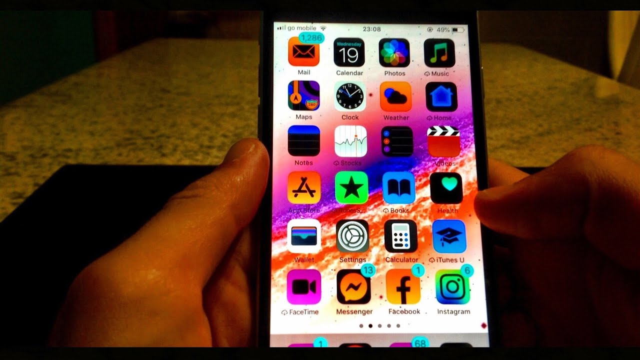 How To invert screen colors for iPhone (better than dark mode?) - YouTube