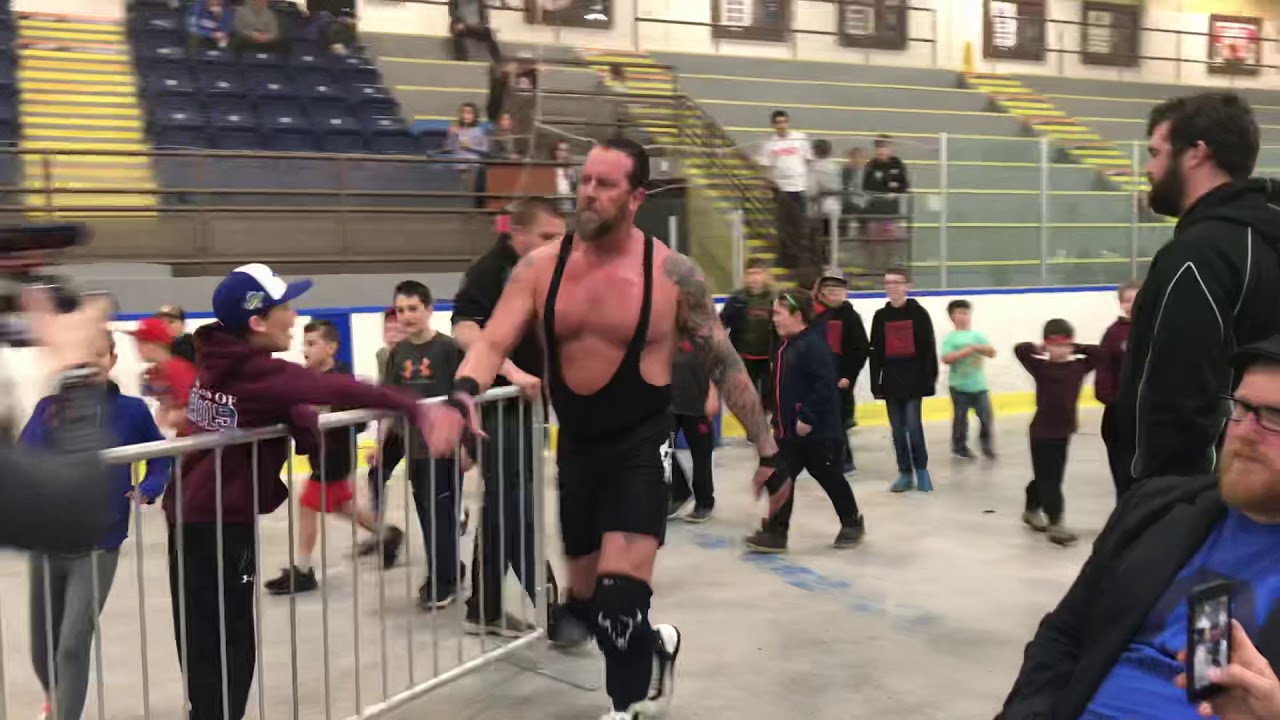 Kowboy Mike Hughes enters in Lantz