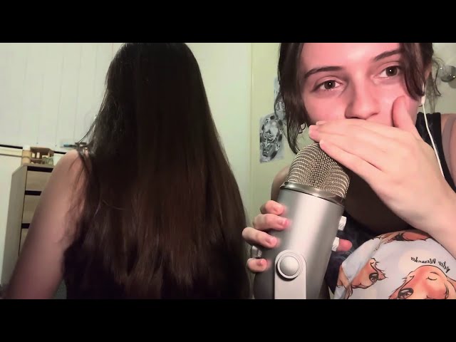 Wizza ASMR w/ Her Sister! Back Scratching and Hair Brushing