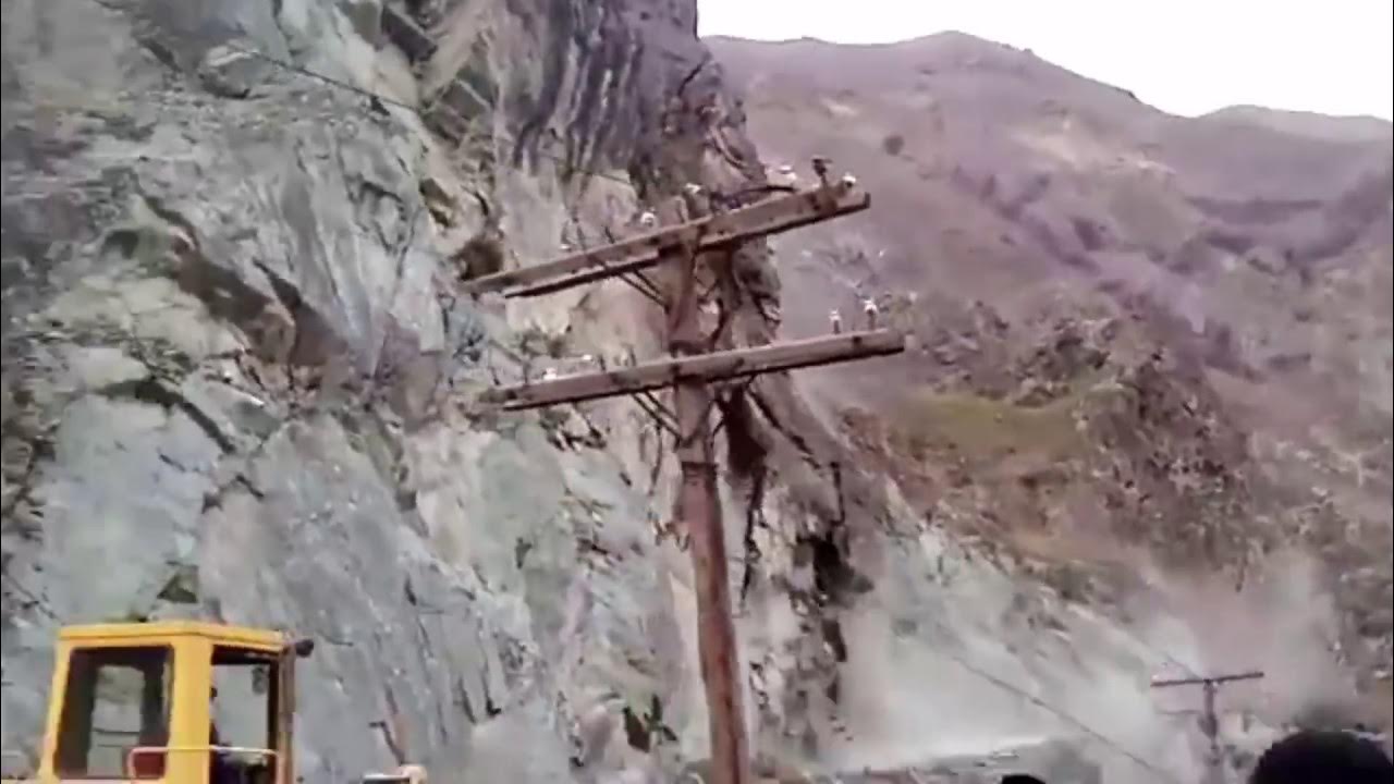Massive Landslides caught on camera 4 - YouTube