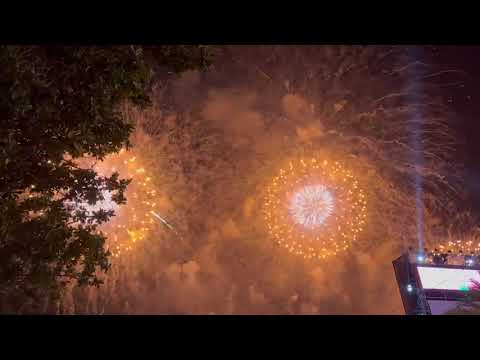 2022花蓮夏戀嘉年華演唱會花蓮盛夏的熱情, 現場的璀璨星空煙火秀。