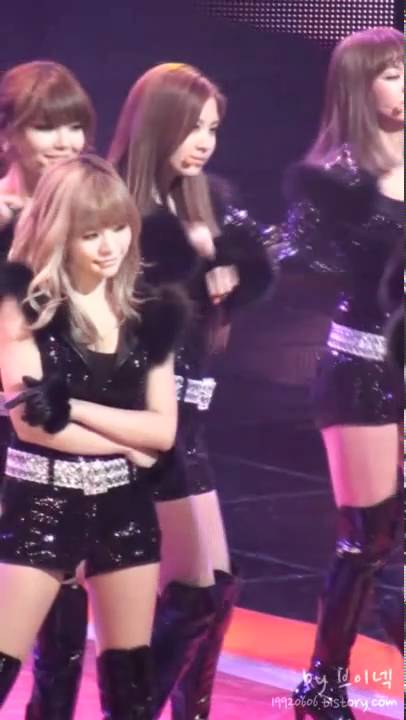 [Fancam] 110120 Seohyun SNSD - Run Devil Run, Hoot@20th Seoul Music Awards
