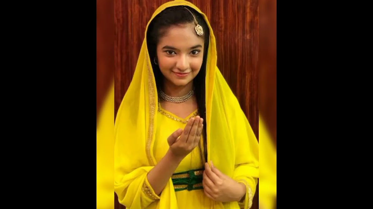 Anushka sen photos as a simple girl