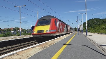 Virgin Trains HST passes St. Neots (18/7/16)