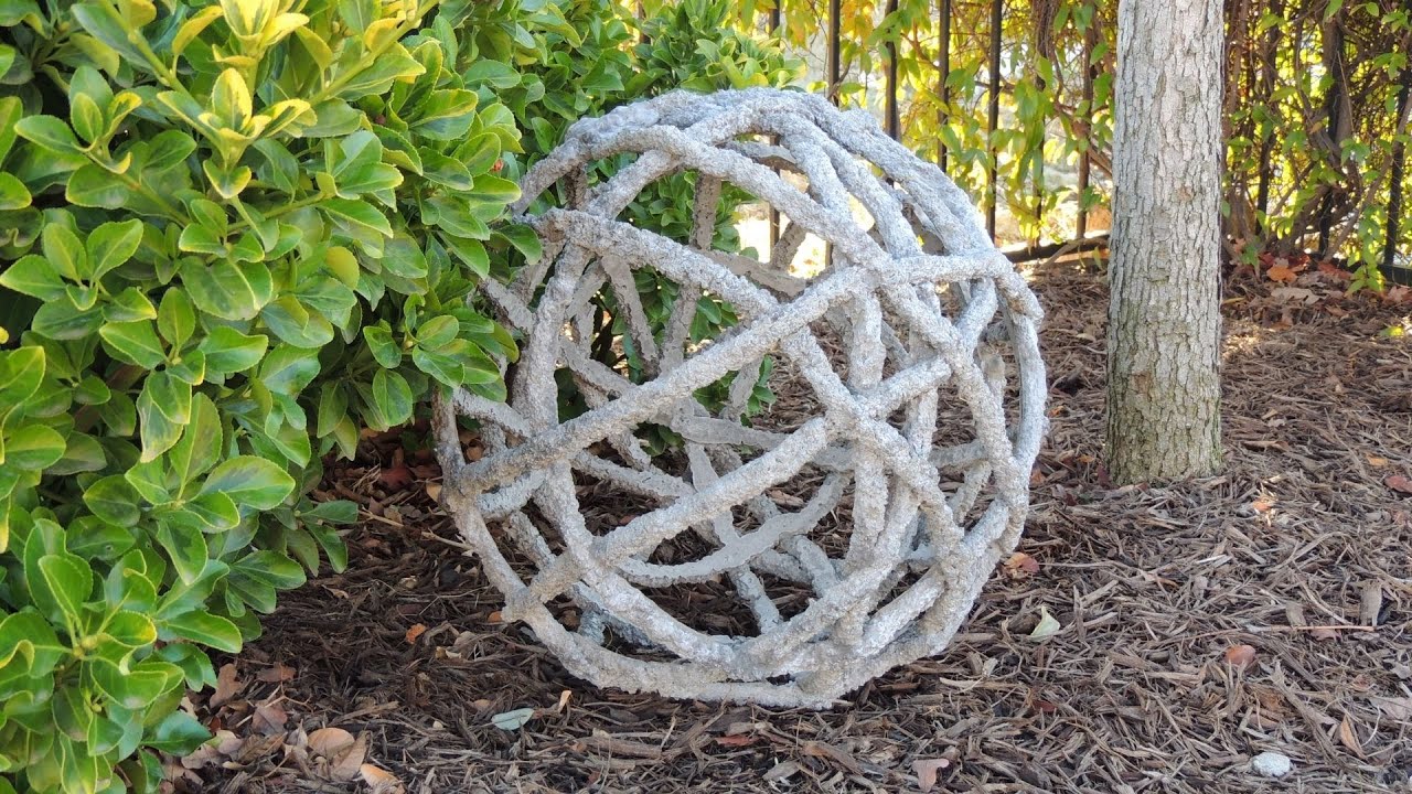Декор для сада: как сделать бетонную сферу своими руками