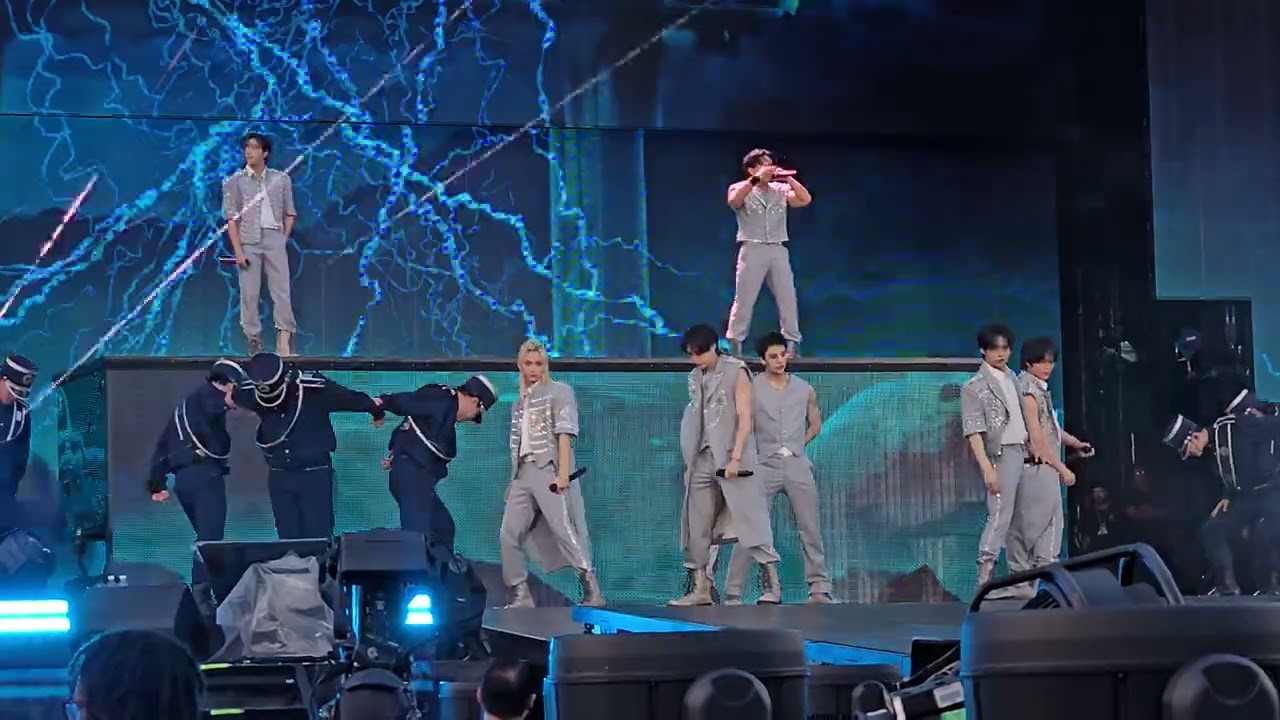 6/26/25 Stray Kids  - Mountains  & Thunderous dominATE Tour Chicago 
