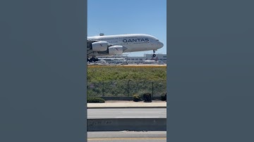 Qantas A380 landing at LAX #planespotting  #planelanding #qantas #lax