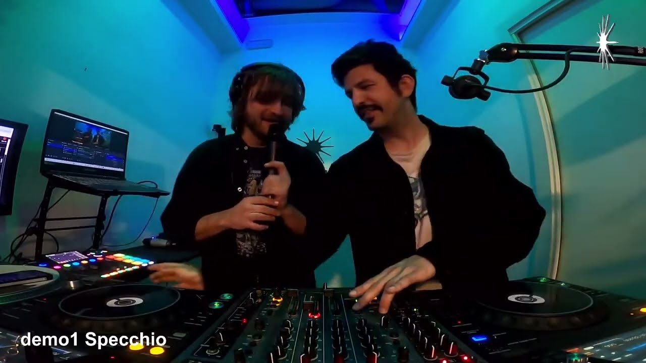 ROUGH RADIO | demo1 Specchio