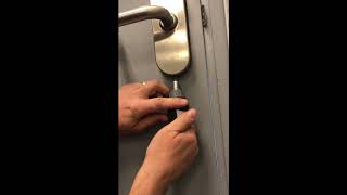 SALTO KS escutcheon battery replacement