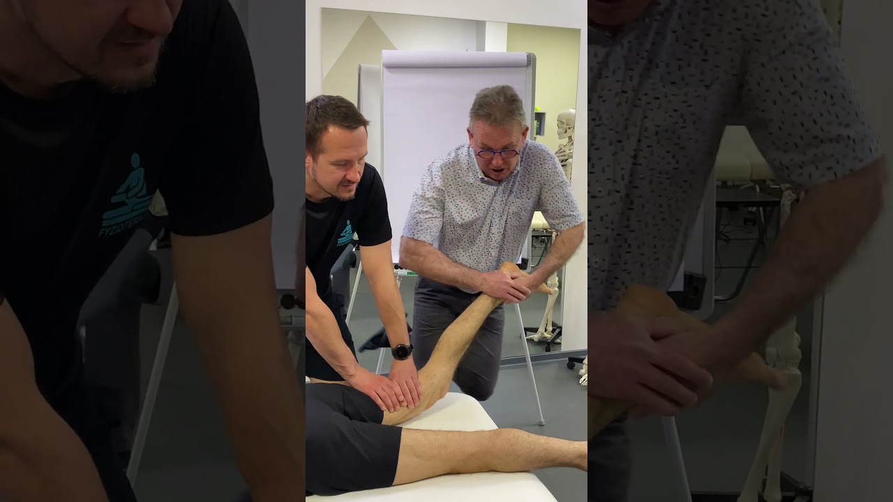 Loose body manipulation in the knee