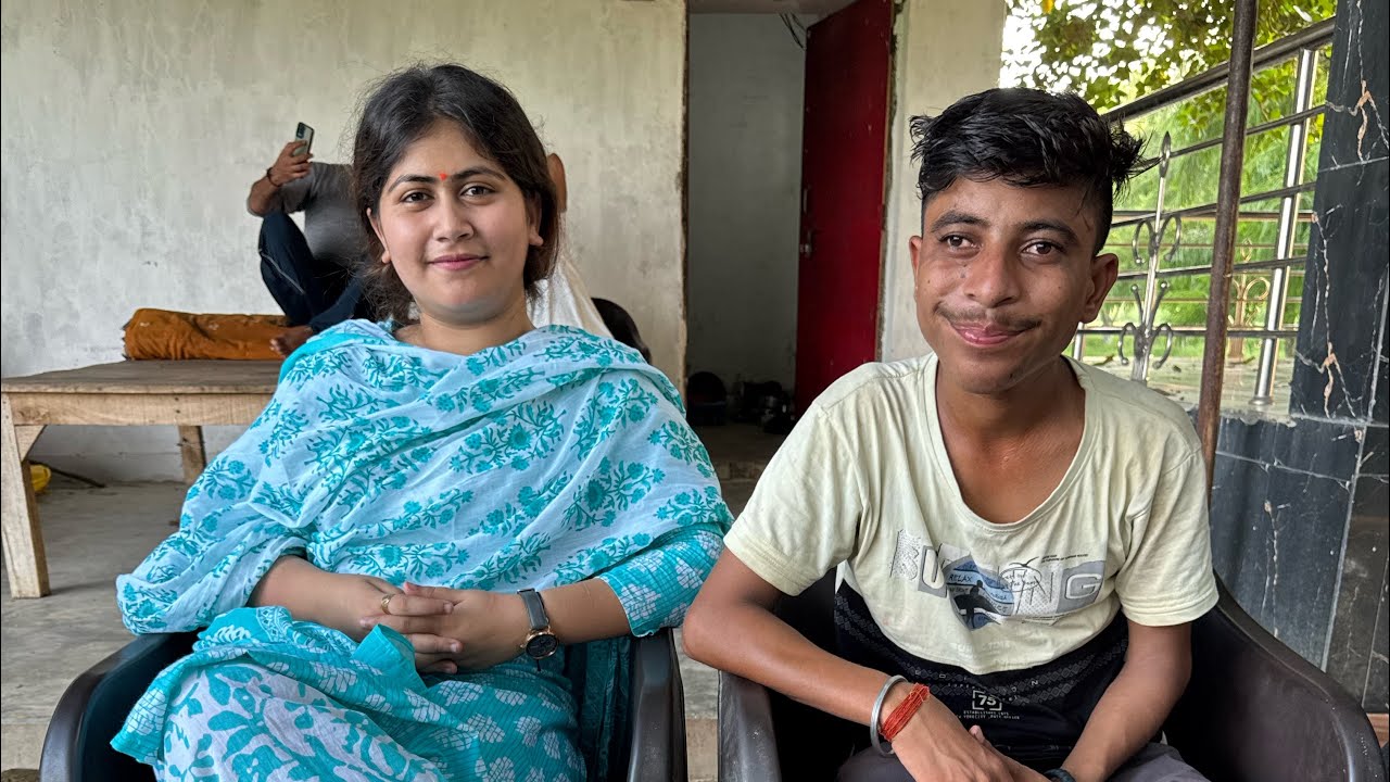 पंपोष प्रतापगढ़ी से मिलने आई सदर प्रथम से जिला पंचायत प्रत्याशी प्राची सिंह सोमवंशी जी ।।