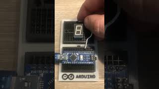Introduction to Arduino: 7 Segment display