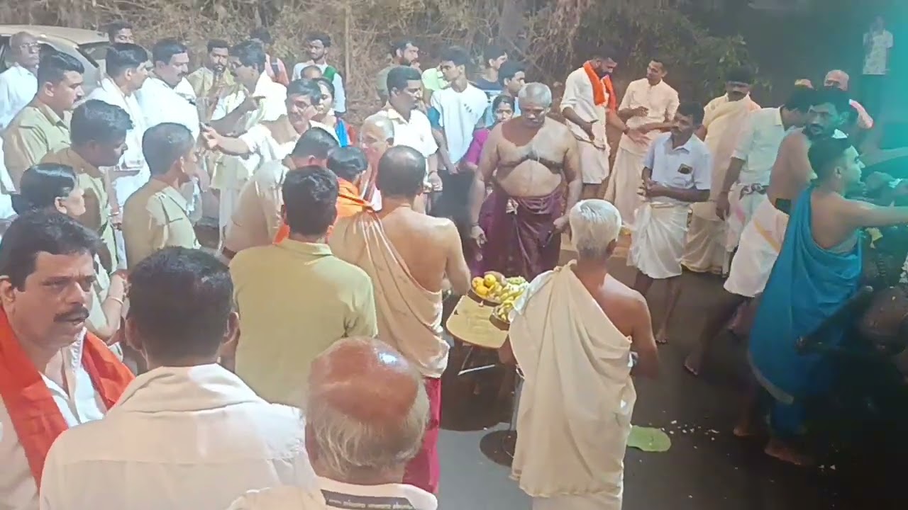  ರಥೋತ್ಸವ ಸಂಧರ್ಭ ಆರಕ್ಷಕ ಠಾಣೆಯ ಎದುರು ಪೂಜಾಆರತಿ @ ಉಪ್ಪಿನಂಗಡಿ