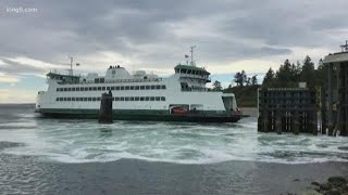 Ferry makes 'soft grounding' in Coupeville screenshot 1