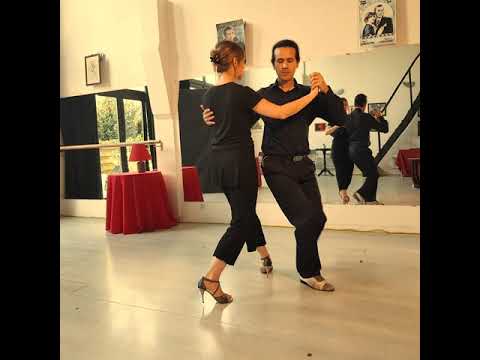 Vidéo: Enseignement De L'improvisation Dans Le Tango Argentin