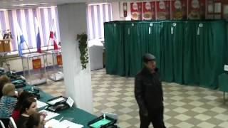 Инспектор КПРФ на избирательном участке