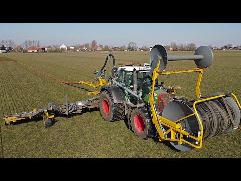 Fendt 820 Vario with Tjalma slurry injector using Raven RS1, CR12 and section control!