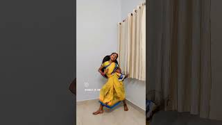 Andha Kutty Yellow Saree Yenga Daa..