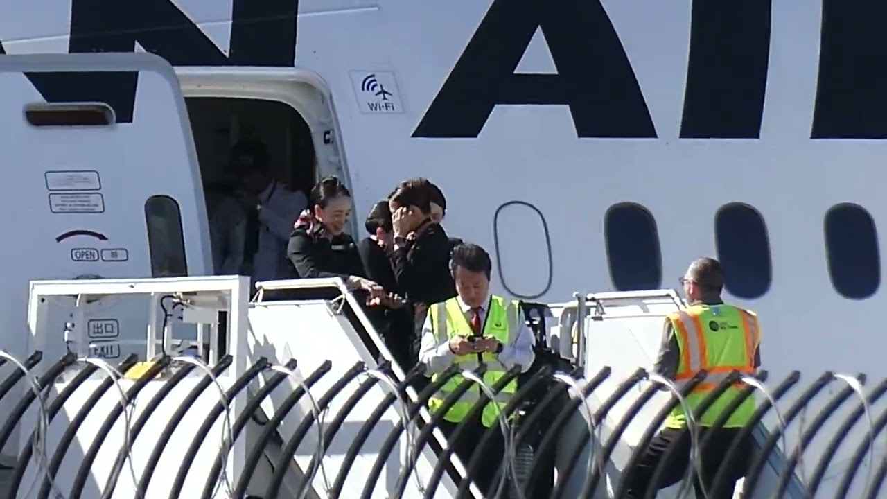 WBC戦士達のチャーター便でお迎えの為に日本から来たクルーの方々。僅かな時間のアリゾナ滞在で、これから乗務、お疲れ様です！＃suzuki seiya#yoshida #日本代表#チャーター便JAL