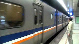 台鐵3098次EMU700型區間車進站(板橋).avi