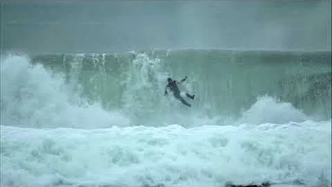 Swellmagnet.com'...  - Mike Durand Goes Over the F...