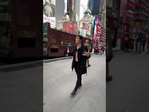 वीडियो: NYC में डबल डेकर बस यात्रा