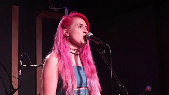 Crystal Clayton - Blinding Lights (Live)