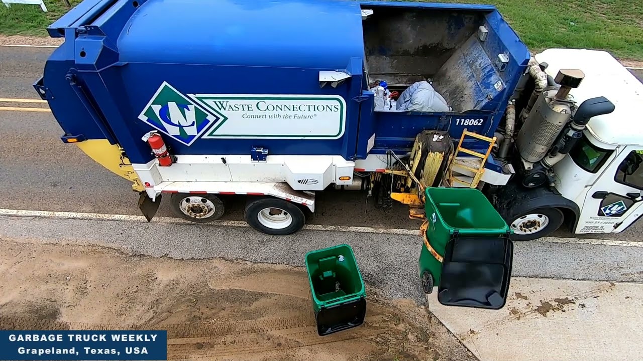 08/24/2022 Garbage Trucks in Action, Garbage Trucks on Route 