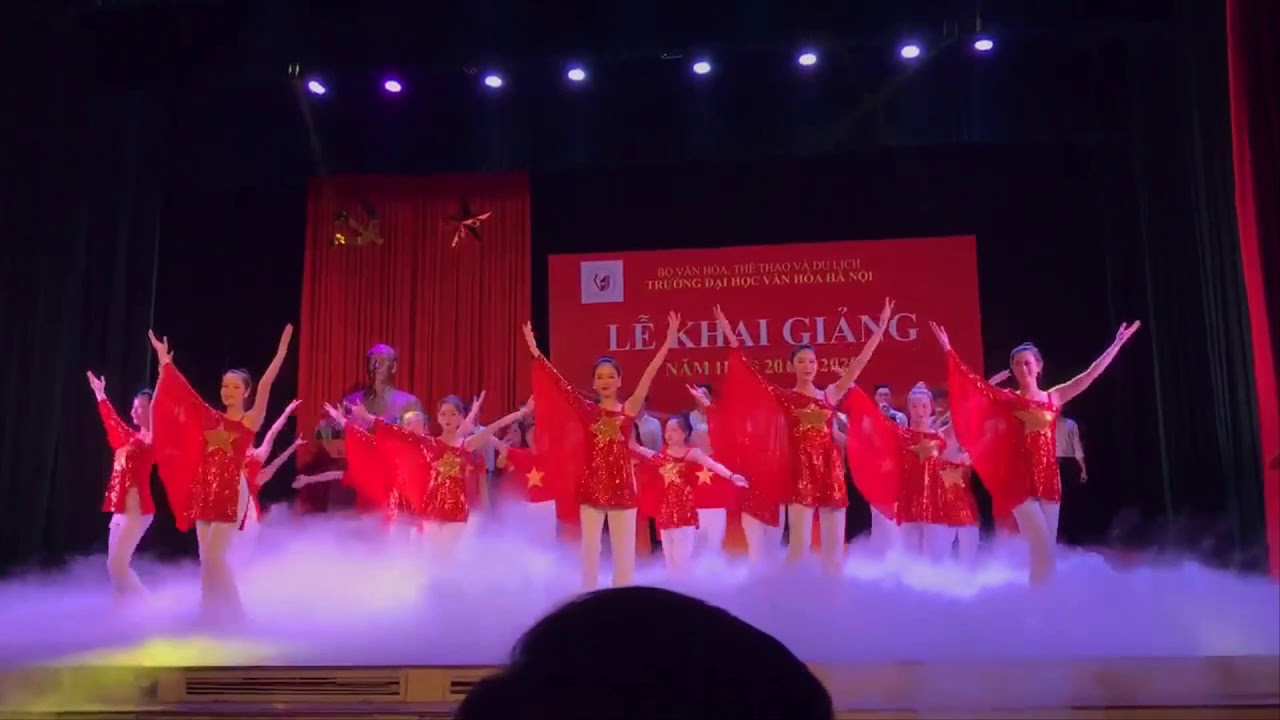 Những trái tim Việt Nam - Tân sinh viên ĐH Văn Hóa 2019