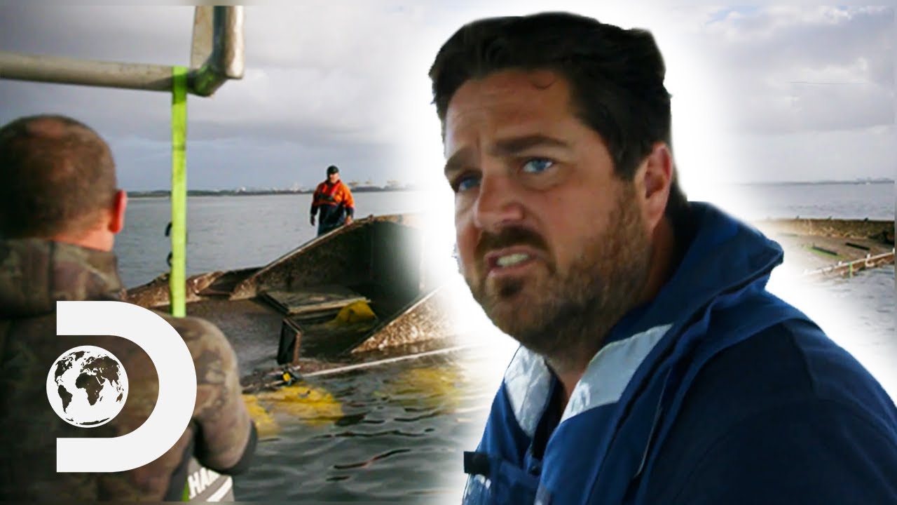 A Sunken Vessel Threatens To Block All Traffic From The Port Of Sydney | Sydney Harbour Force
