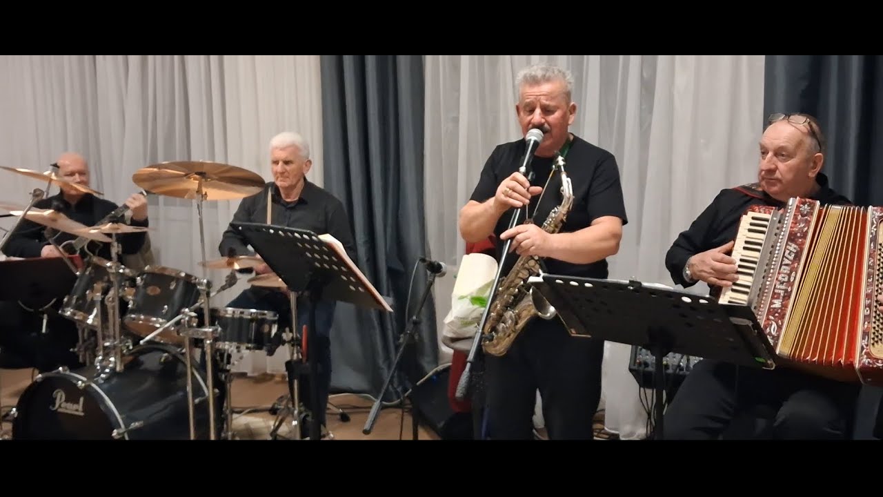 31.01.2026r. Od Lipska pochodzę, białe róże sadze zagrała Kapela Rokicińskiego w Mokrosęku