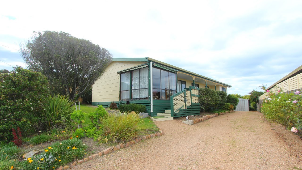 13 Uplands Avenue, Lakes Entrance FOR SALE YouTube