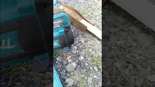 Makita GN420C