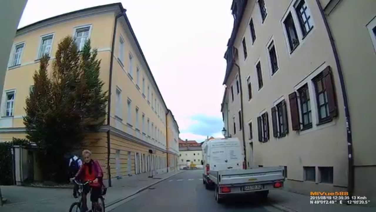D: Stadt Regensburg. Fahrt durch die Stadt. August 2015