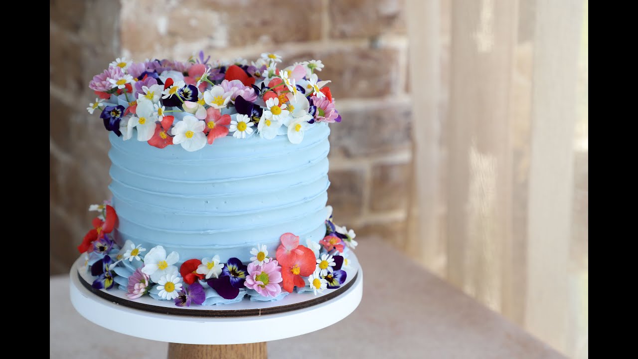 HOW TO MAKE FRESH FLOWERS WREATH CAKE | Instructions and piping tips ...