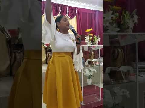Pastora Isamar con