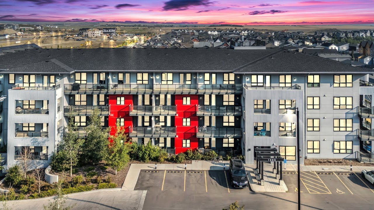 Top-Floor Livingston Apartment Tour | 892 Sq Ft + Huge Patio | Homes by Avi