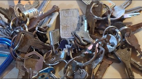 So many keys - Metal detecting At The Park #metaldecting #metaldetectorfinds #lostkeys 