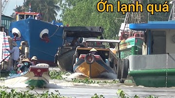 2 Chiếc Sà Lan Né Nhau Mà Gặp Cảnh Này Thì Quá Nguy Hiểm