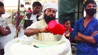 Old Man Huge Selling Jhal Muri | Popular Street Hawker Making Jhalmuri in Bangladesh